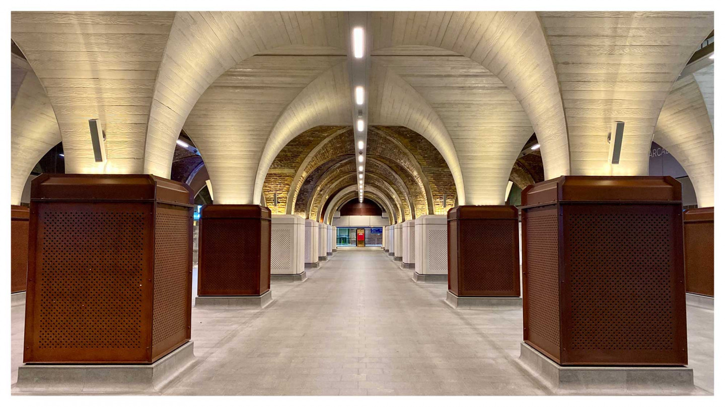 London Bridge Station during morning rush hour, 15 April 2020 © Mark Tyler