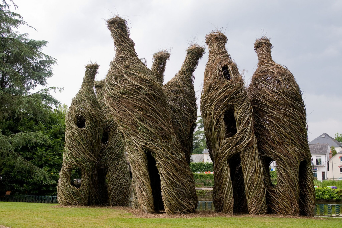 Sortie de Cave (2008) Jardin des Arts, Chateaubourg, France. Photo: Charles Crie; Patrice Roquet.